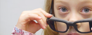 Elise betygsätter brusreducerande glasögon